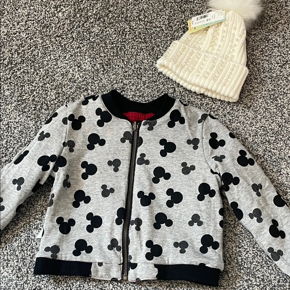 Disney Minnie Mouse Polka Dot Reversible Sweatshirt and Pearl Puff Beanie NWT